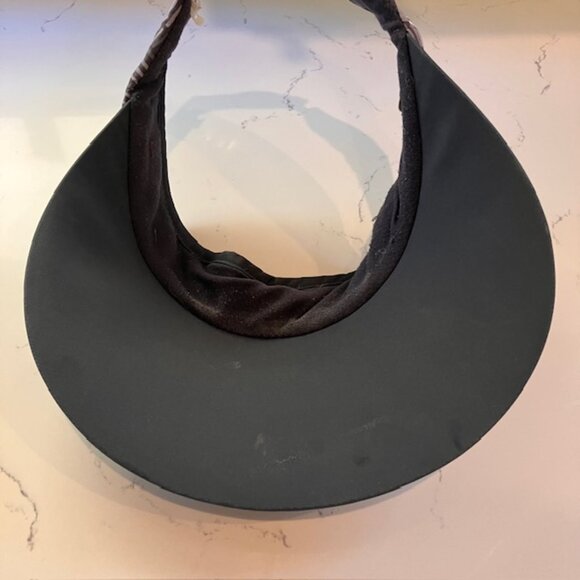 Nike Golf Women’s Visor Gray And White Moisture Wick Big Bill - Picture 6 of 9